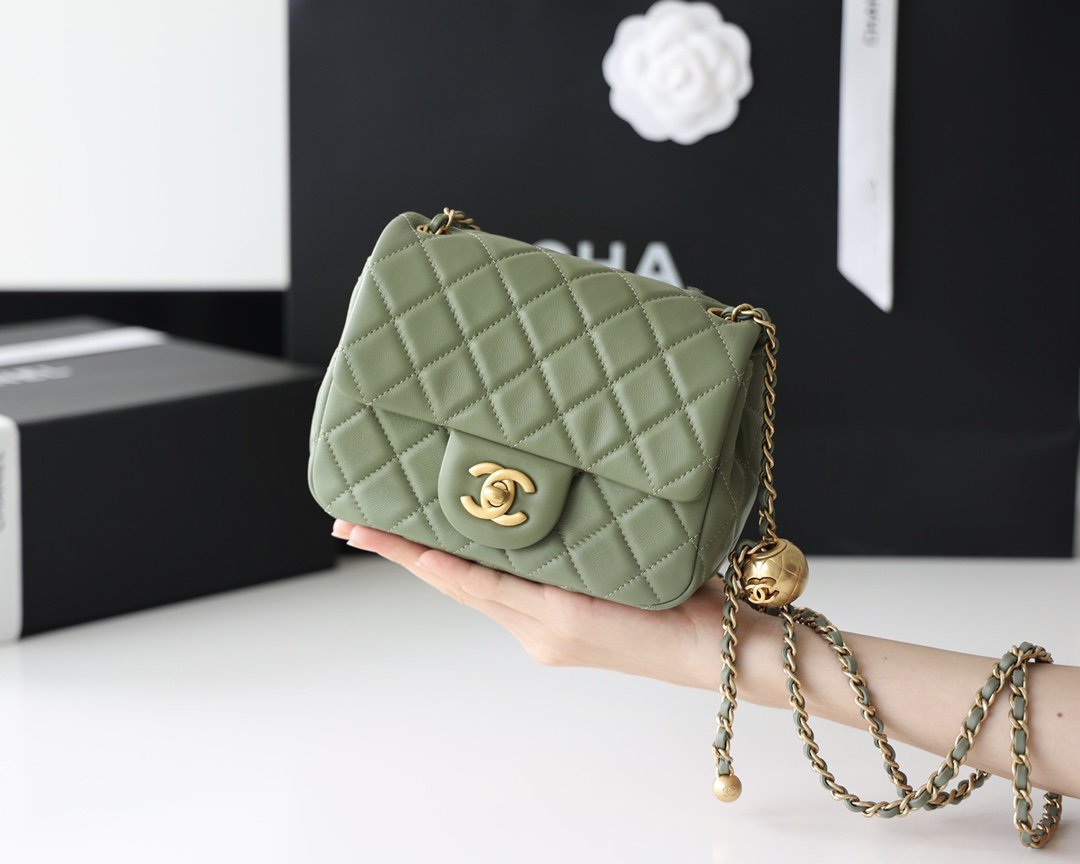 FLAP BAG 17CM KAKI AGNEAU QUINCAILLERIE OR