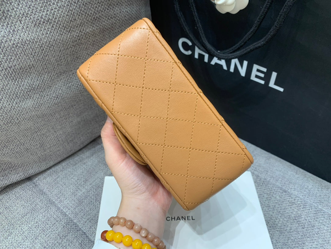 MINI SQUARE FLAP BAG 17CM MARRON AGNEAU QUINCAILLERIE OR