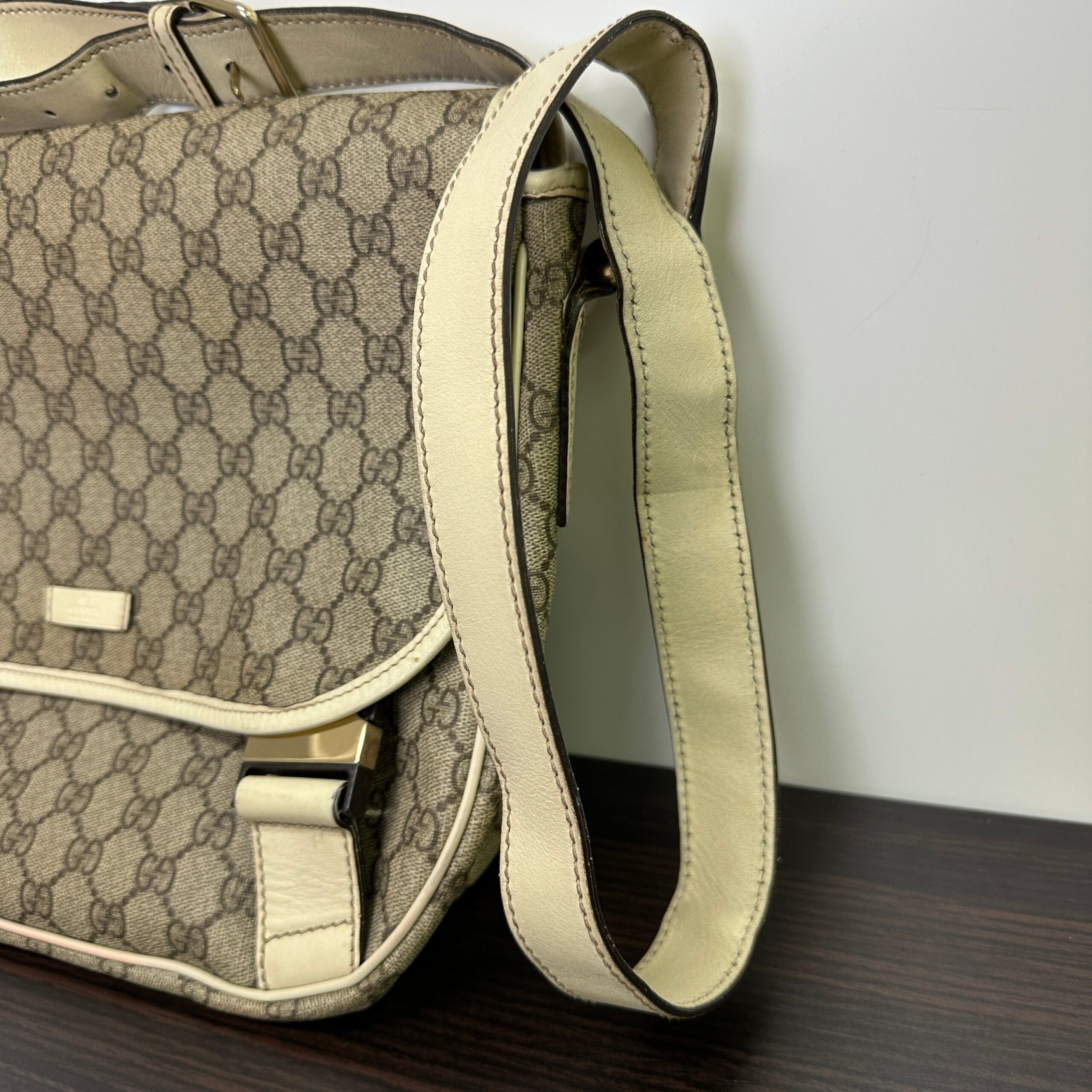 Snaffle bit vinyl sac bandoulière Gucci Gris in Vinyl