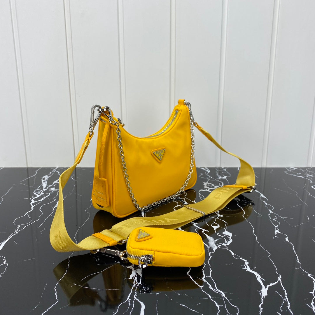 SAC PRA HOBO 22 EN NYLON JAUNE AMBRE