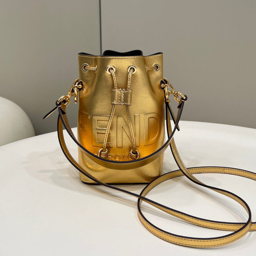 MON TRESOR 18 IN GOLD METALLIC CALFSKIN | Studio Nafay