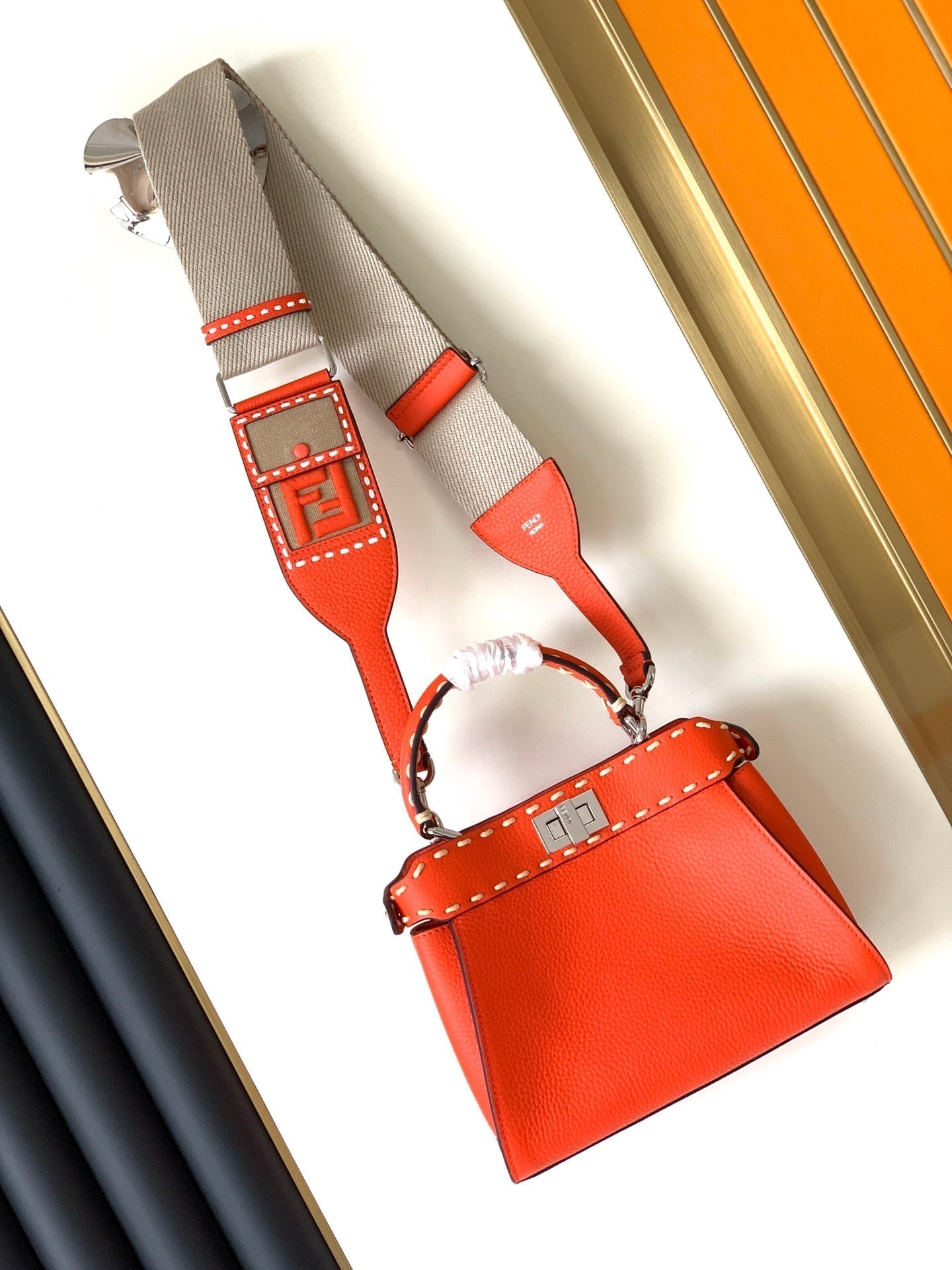 Peekaboo Mini Selleria Sac à main 23cm cuir rouge shw avec 220 points cousus main