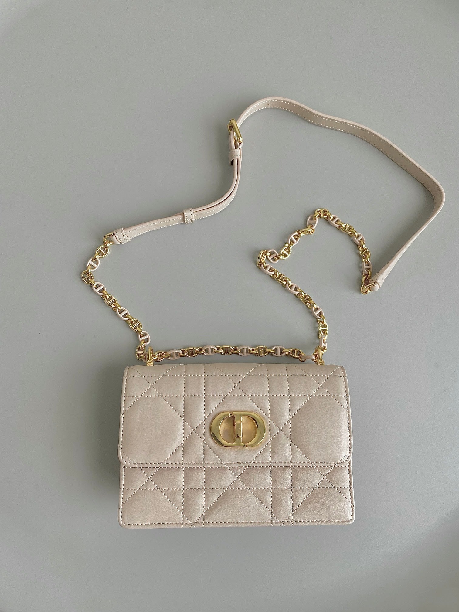 MINI CHAIN BAG 17 EN VEAU BEIGE