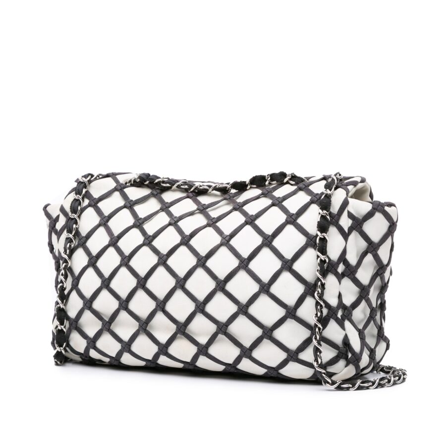 Chanel Shoulder Bag white – front view