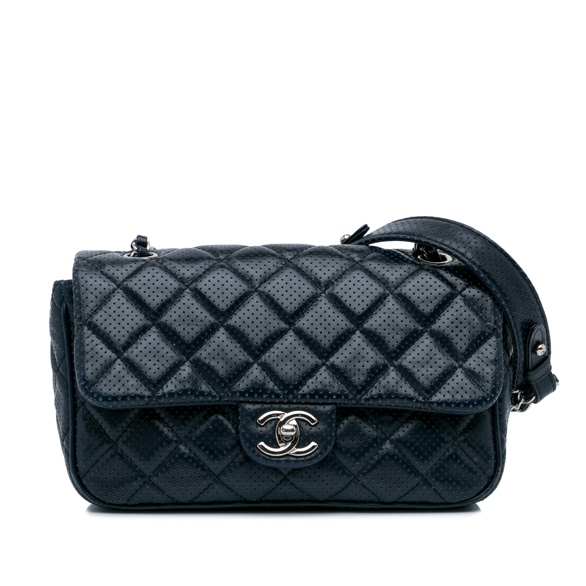 Sac bandoulière Chanel Classic Mini Rectangular Flap perforé bleu