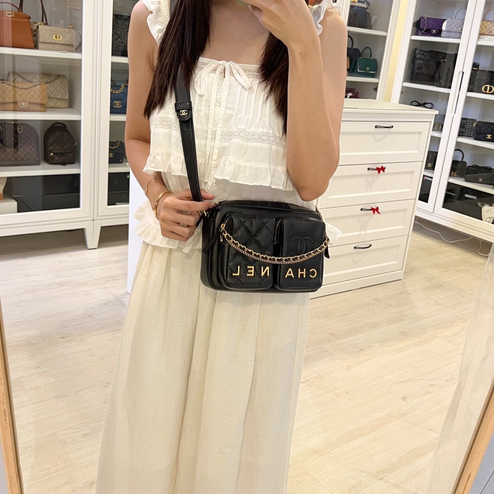 Chanel 22C Seasonal Camera Bag en Noir Veau et AGHW (Model: )
