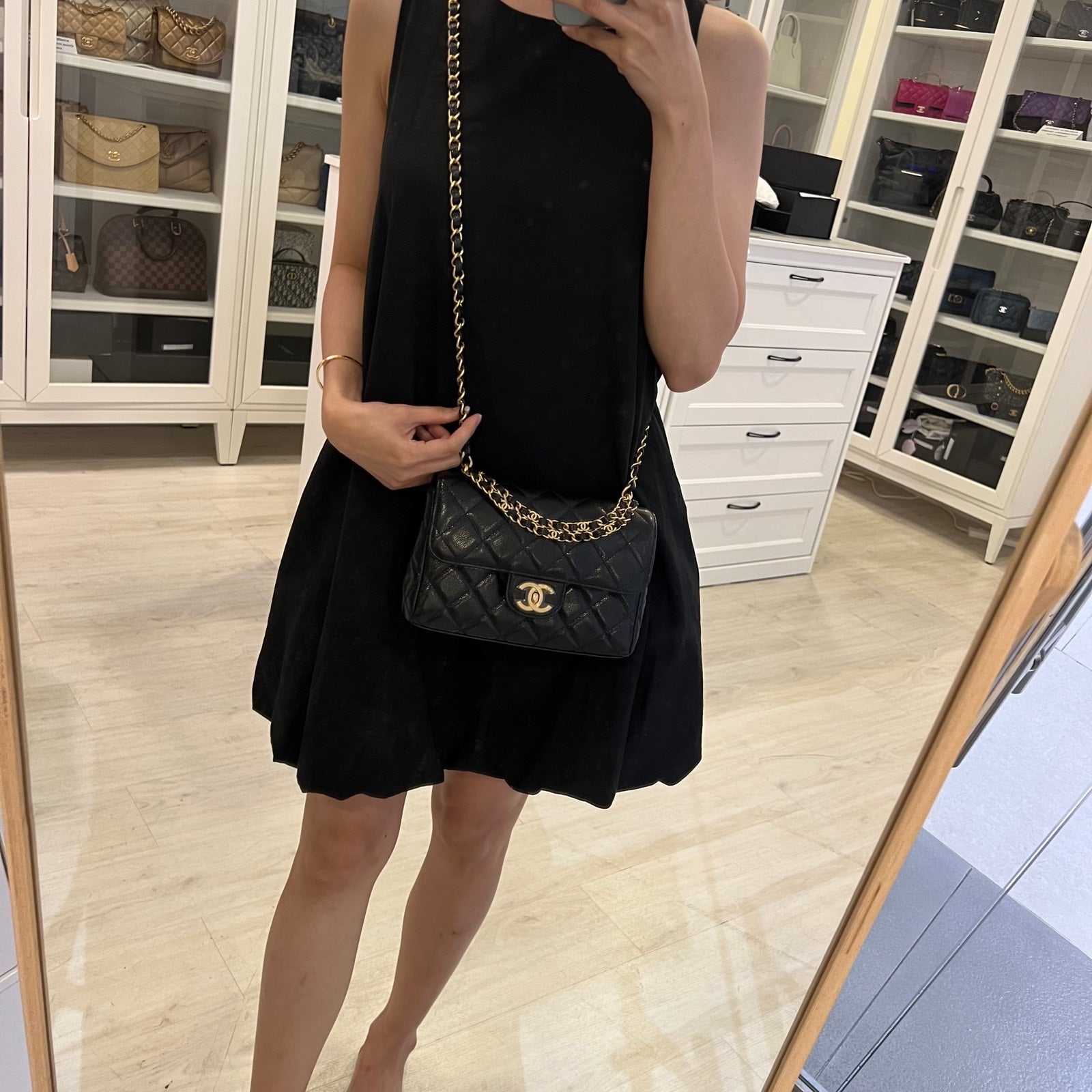 Chanel 25P Saisonnier Petit / Mini Sac à rabat en Caviar Noir et AGHW (Model: )