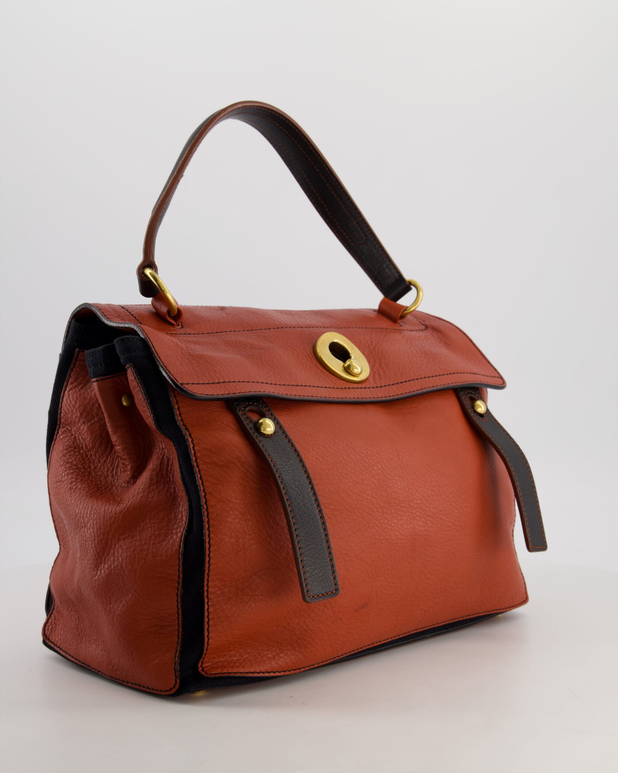 Sac Yves Saint Laurent Red and Black Muse Two en cuir cognac grainé et quincaillerie or