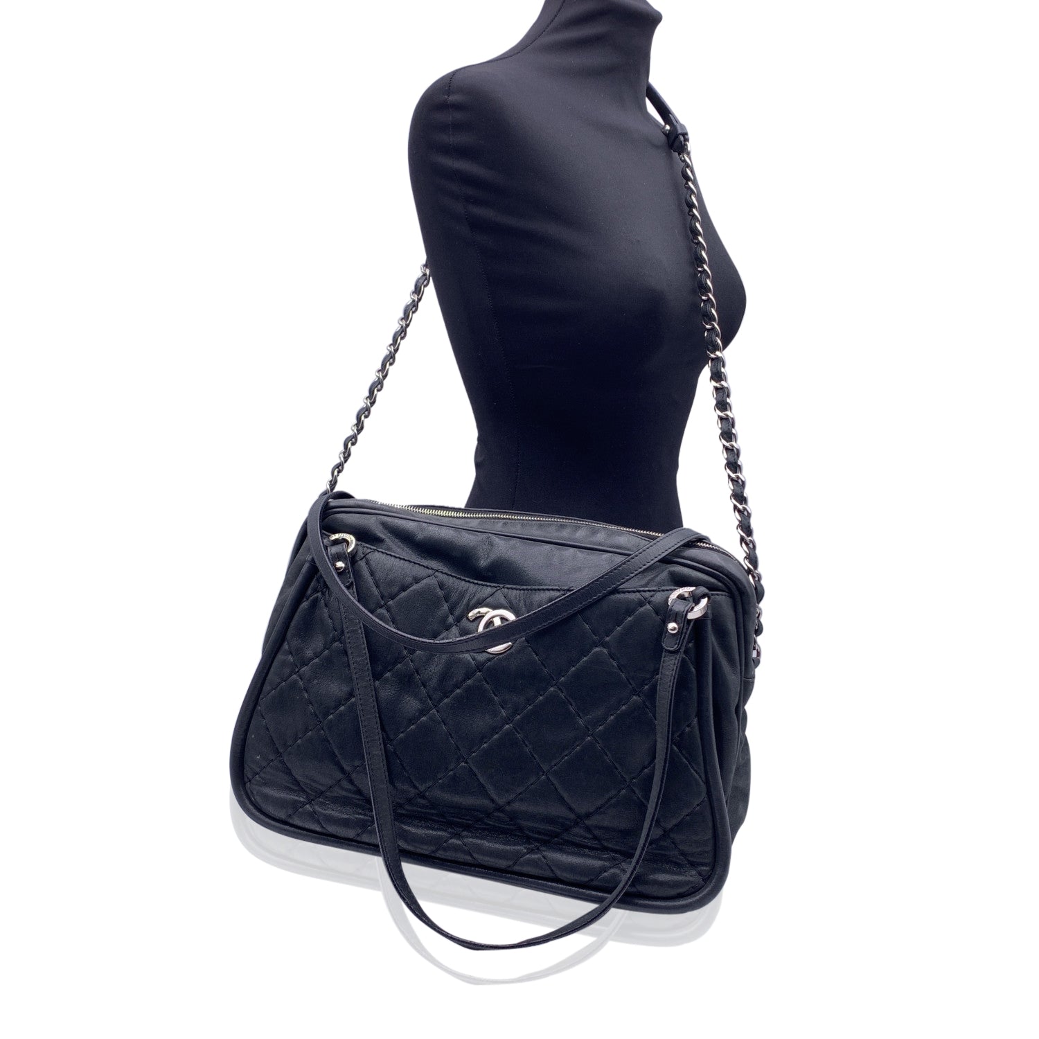 Chanel Noir Quilted Leather Relax Cc Tote Camera Sac bandoulière