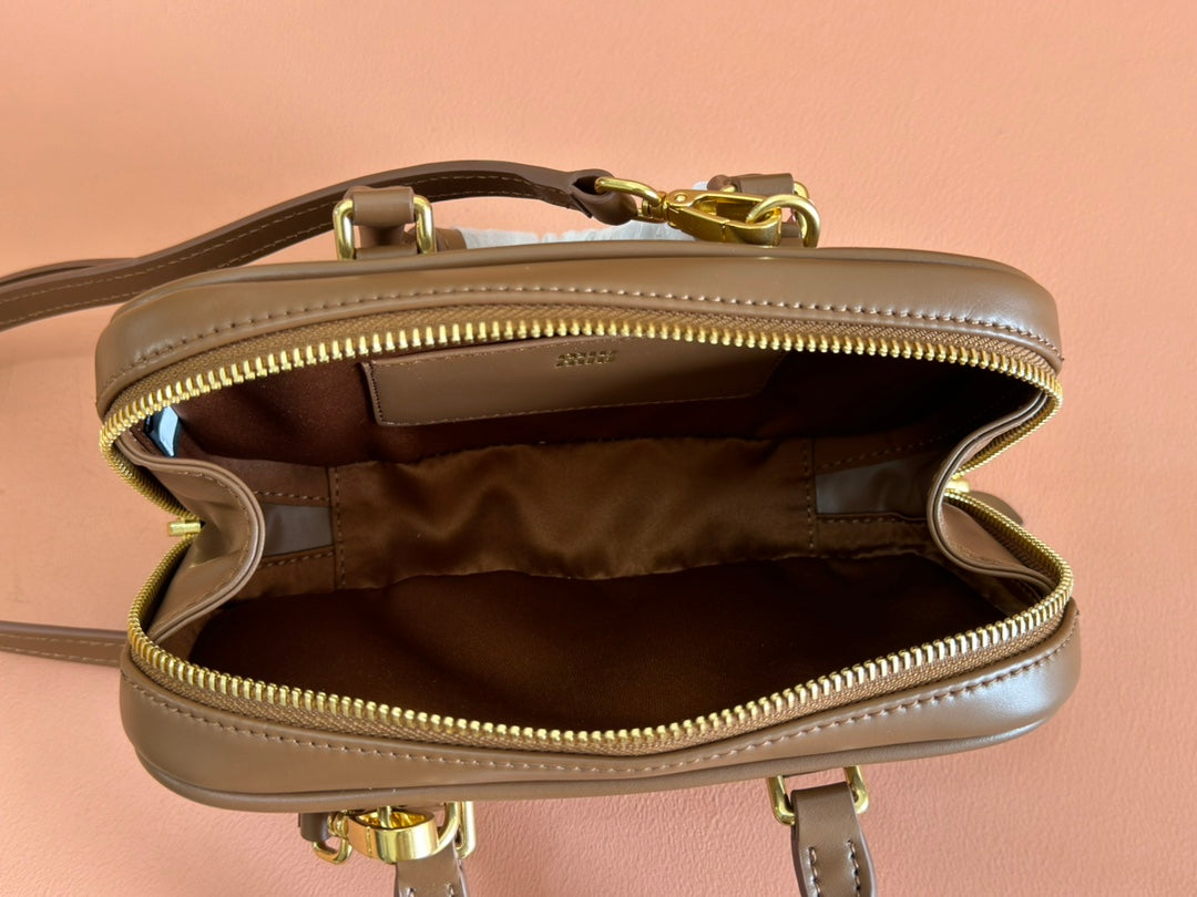 ARCADIE BAG 19 IN TAWNY Marron SHINY Cuir de veau